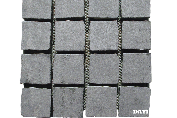 Cubes no Net Black Basalt G684 Top flamed 4 sides naturl split bottom sawn 40x40x3cm - Dayi Stone
